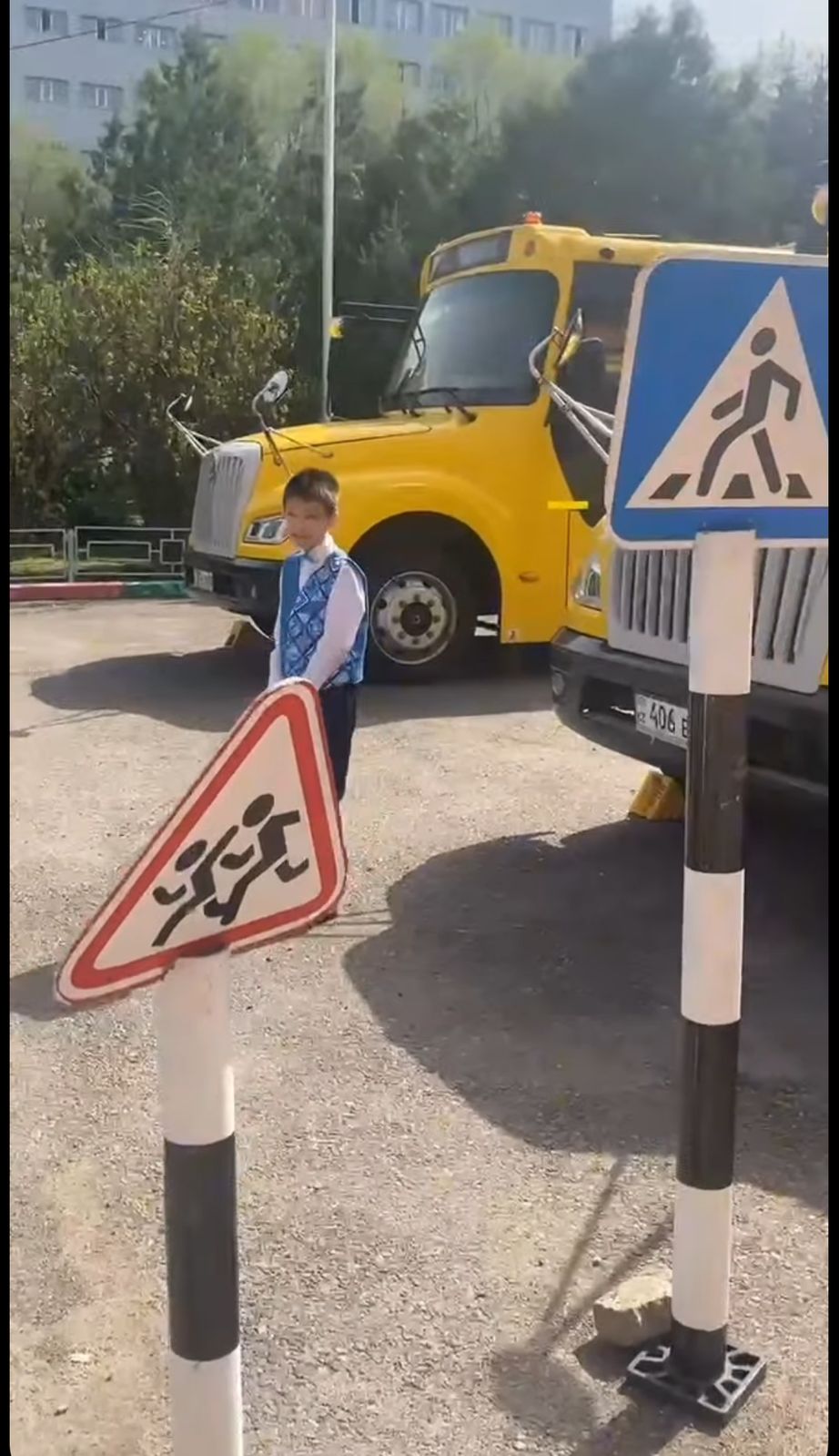 Жаяу жүргінші үшін ең қауіпті сәт – көліктің жақындап келе жатқанын байқамау.