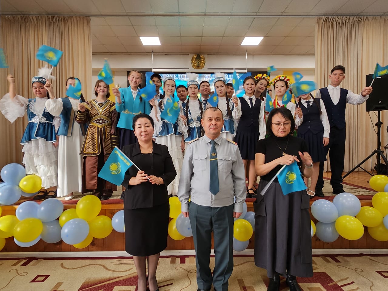 Тәуелсіздік жырлайды» атты мерекелік кеш